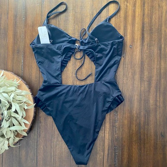 Dippin daisys one piece black swimsuit - Picture 3 of 4